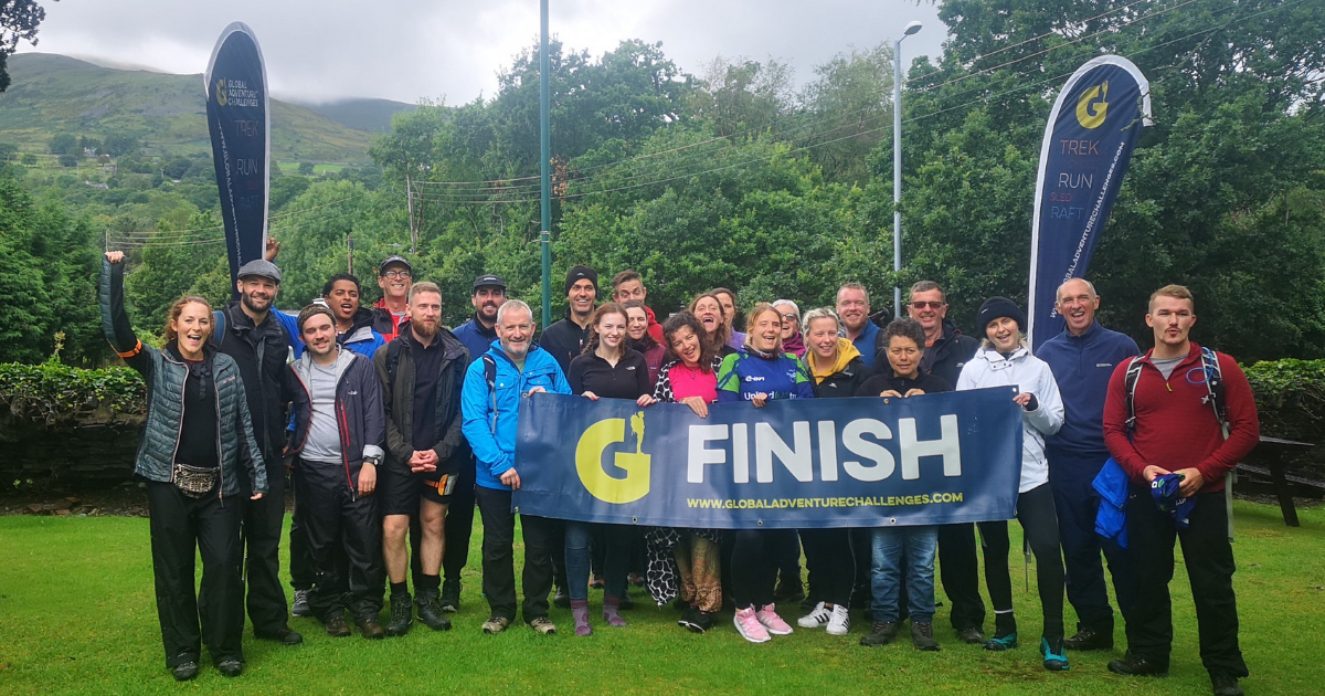 Feiern an der Ziellinie der National Three Peaks Challenge